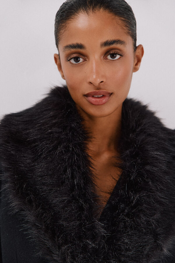 Cortefiel Sobretudo com detalhe efeito pelo Preto