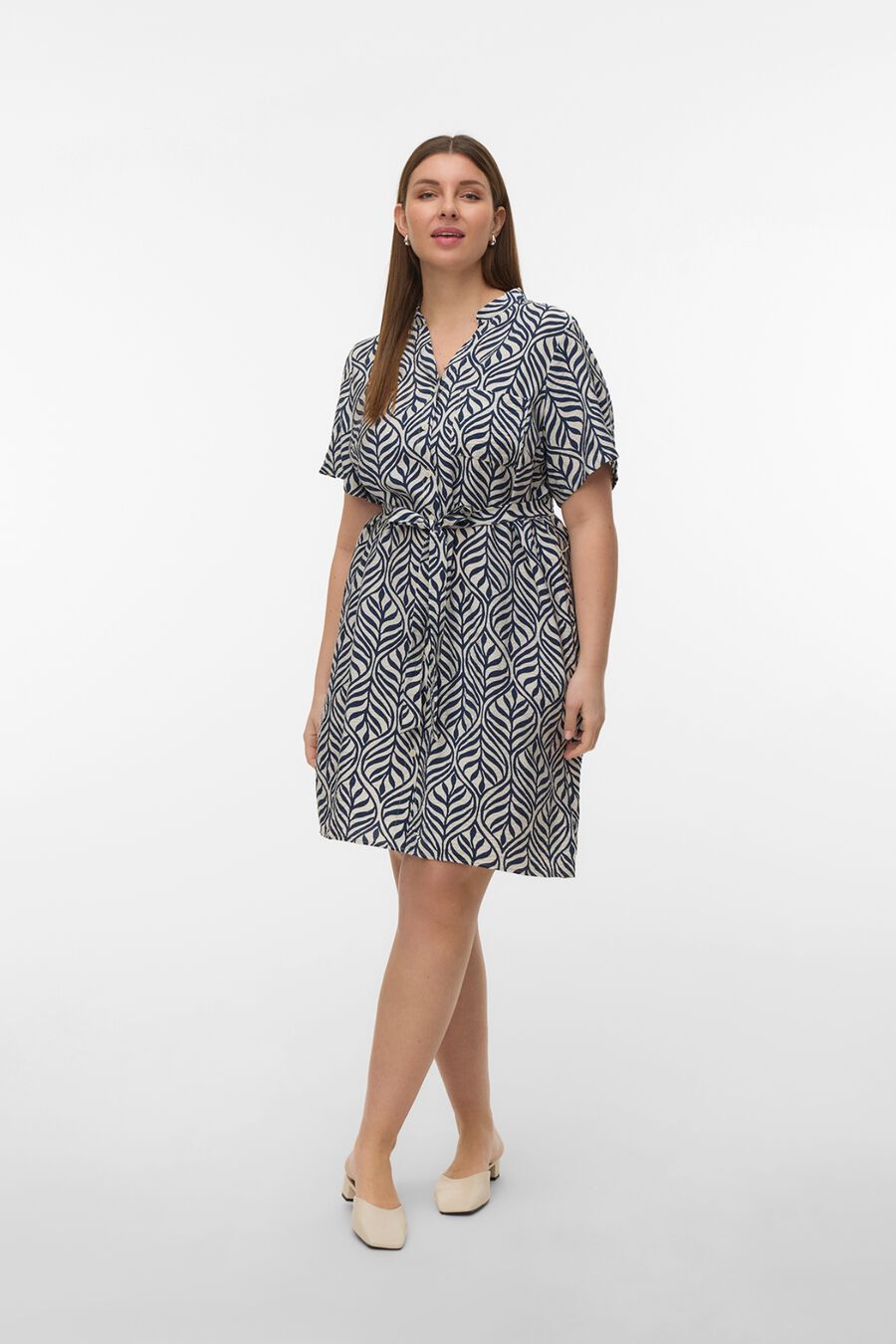 Vestido corto estampado de manga corta talla grande