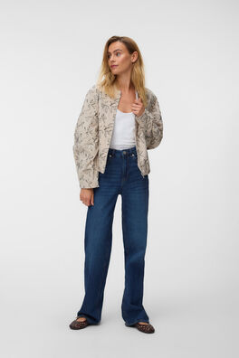 Chaqueta ligera bordada