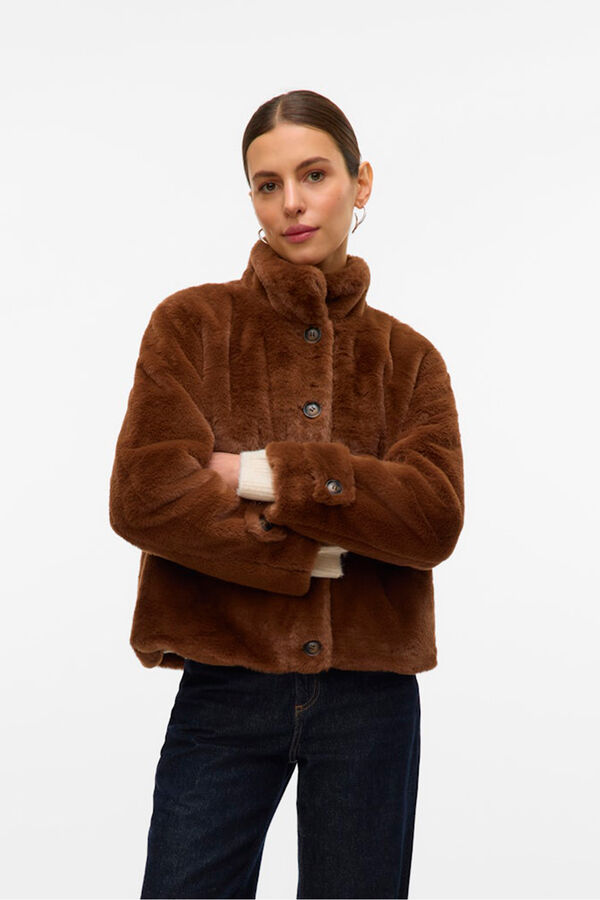 Vero Moda Abrigo corto efecto pelo Marr&oacute;n oscuro