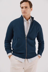 Cortefiel <br>-Regular fit<br>-Structured fleece fabric<br>-Front zip fastening and kangaroo pockets<br>-By buying our cotton products, you're supporting our investment in the Better Cotton Initiative. This product is sourced via a system of mass balance and therefo