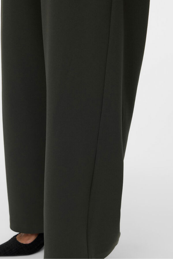 Vero Moda Curve Pantal&oacute;n ancho fluido talla grande Gris oscuro