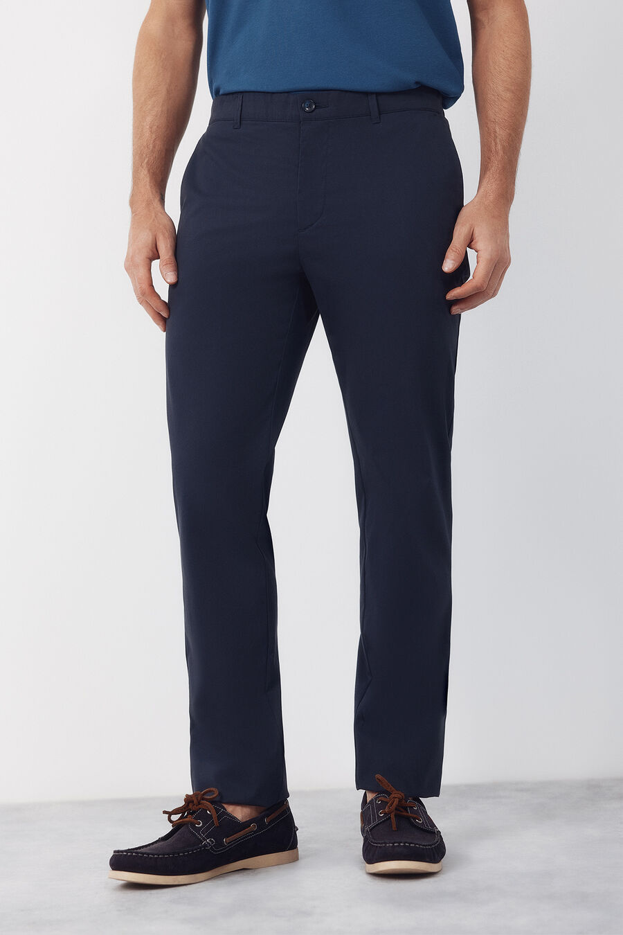 Pantalón chino técnico slim