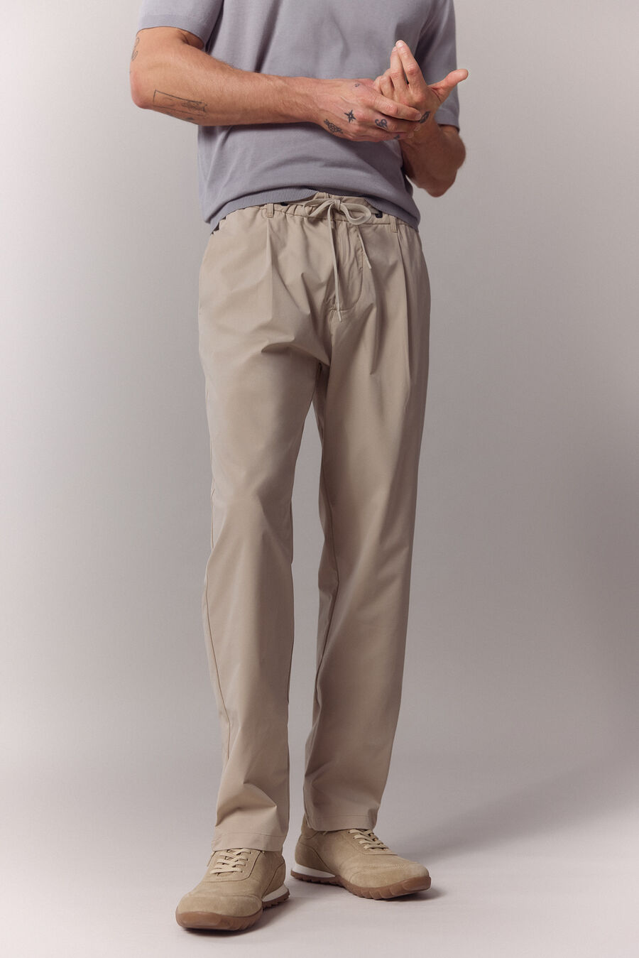Pantalón chino con cordones técnico