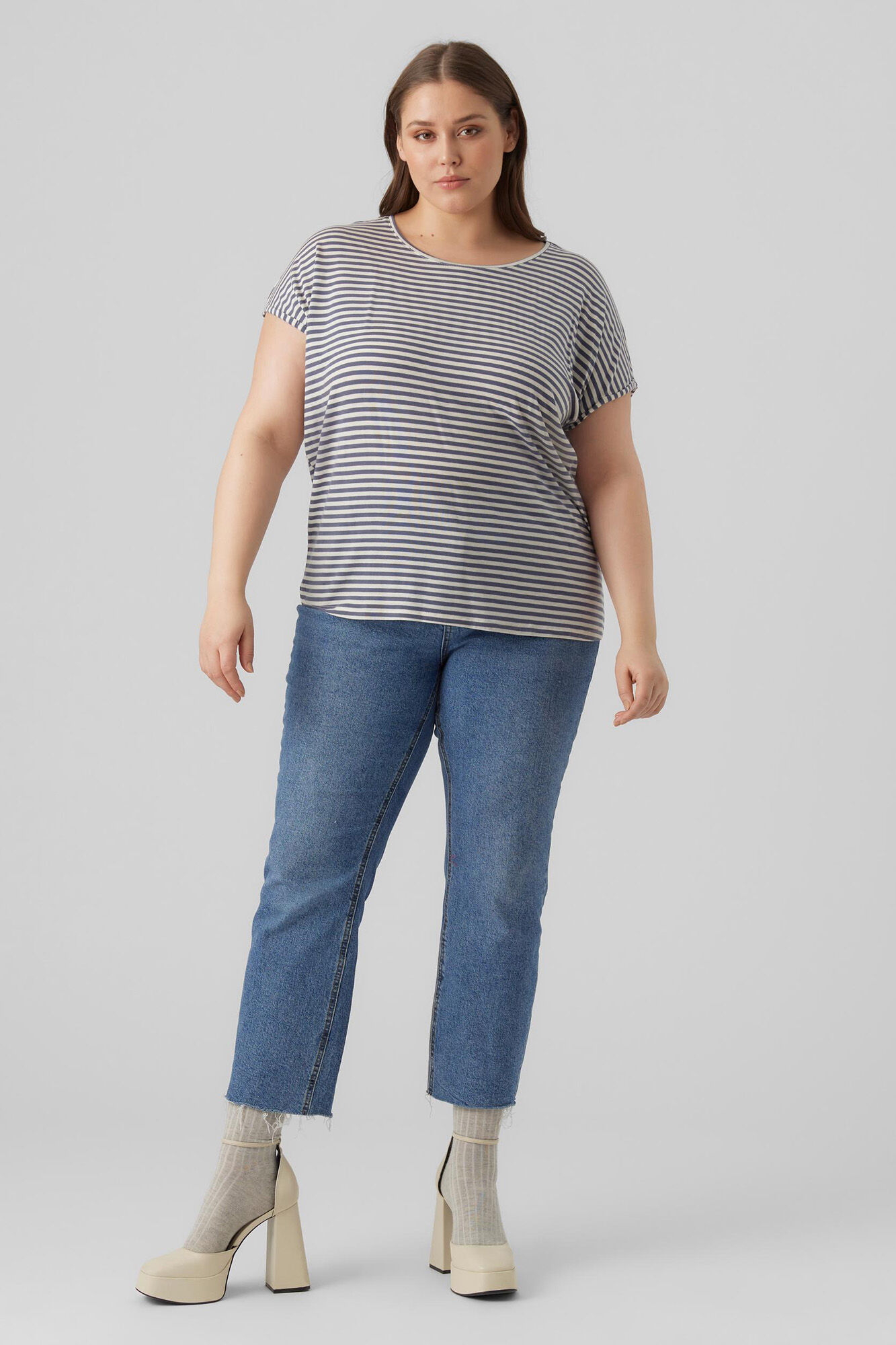 Vero Moda Curve T-shirt b&aacute;sica tamanho grande