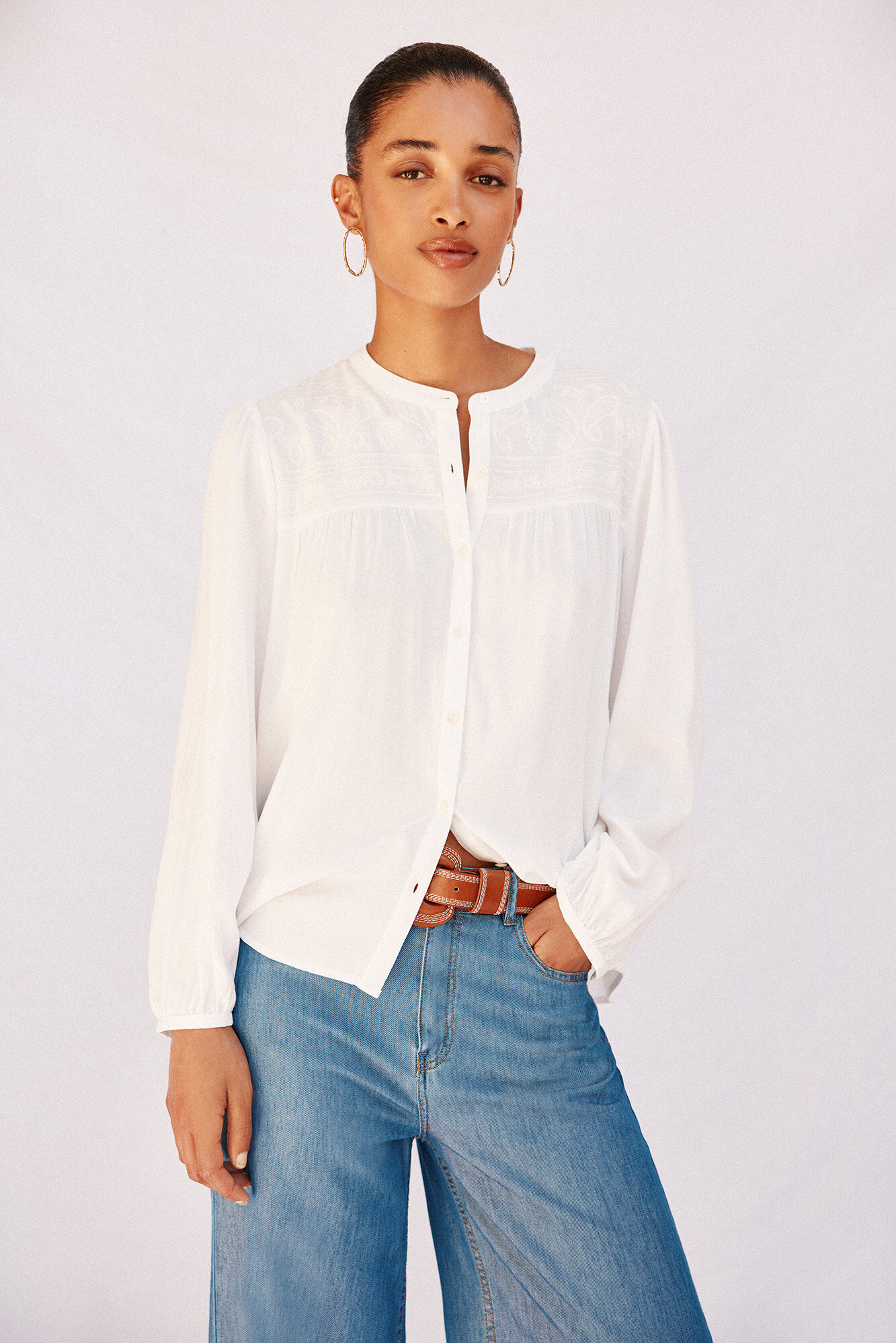 Cortefiel Blusa com bordado