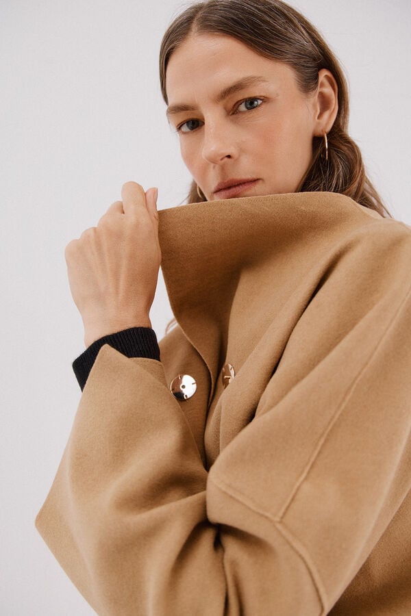 Cortefiel Sobretudo com tecido leve Tostado