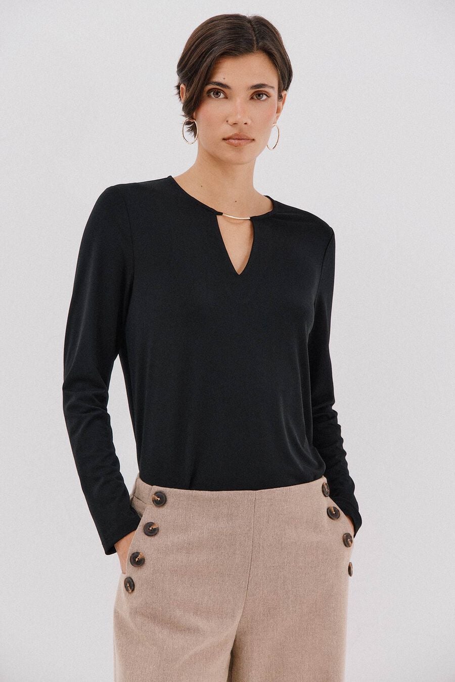 Top pieza dorada escote