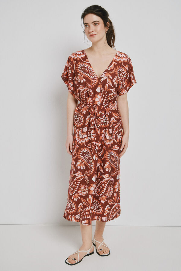 Vero Moda Vestido corto escote pico Marr&oacute;n