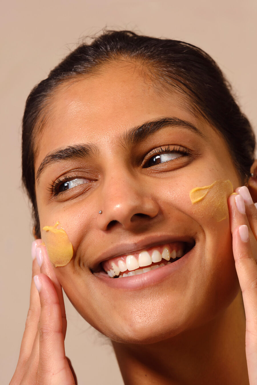 Vitamin C Glow Revealing Microdermabrasion 100ml