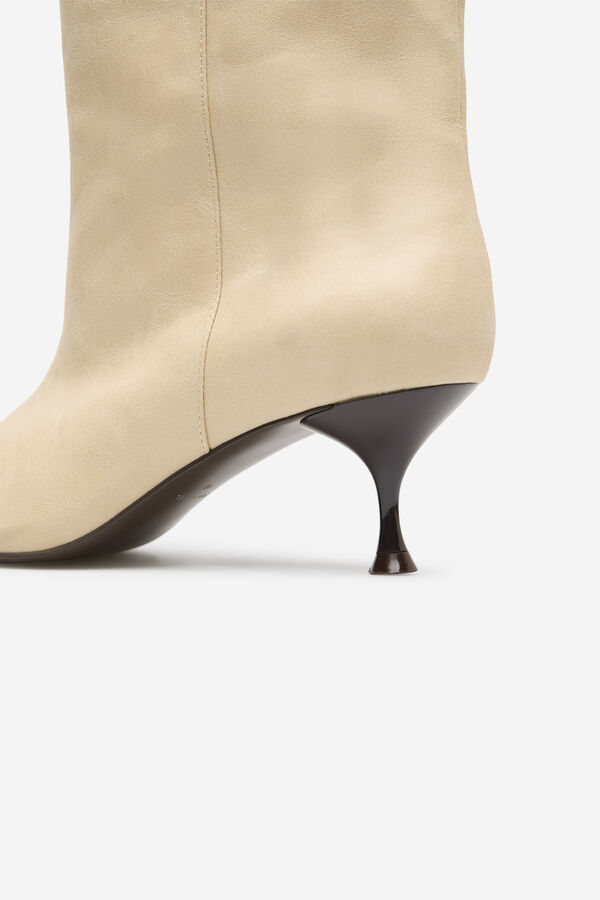 Cortefiel Coconut-effect kitten-heeled boot Beige