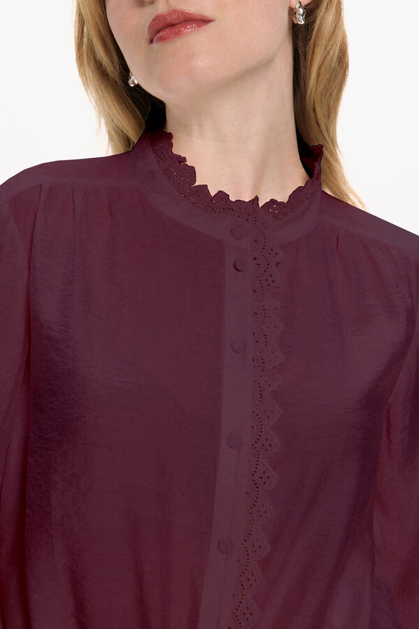 Vila Blusa de manga comprida com bordado ingl&ecirc;s Granada