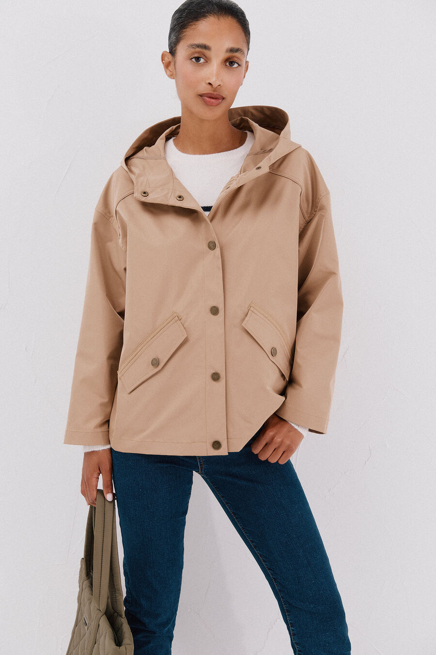 Cazadora corta botones automáticos