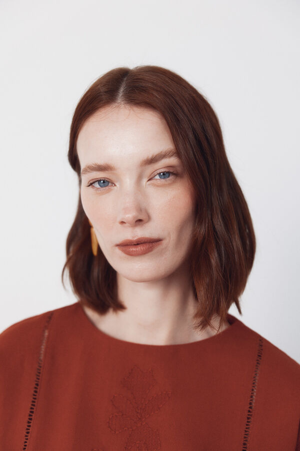 Cortefiel Top bordado Brown