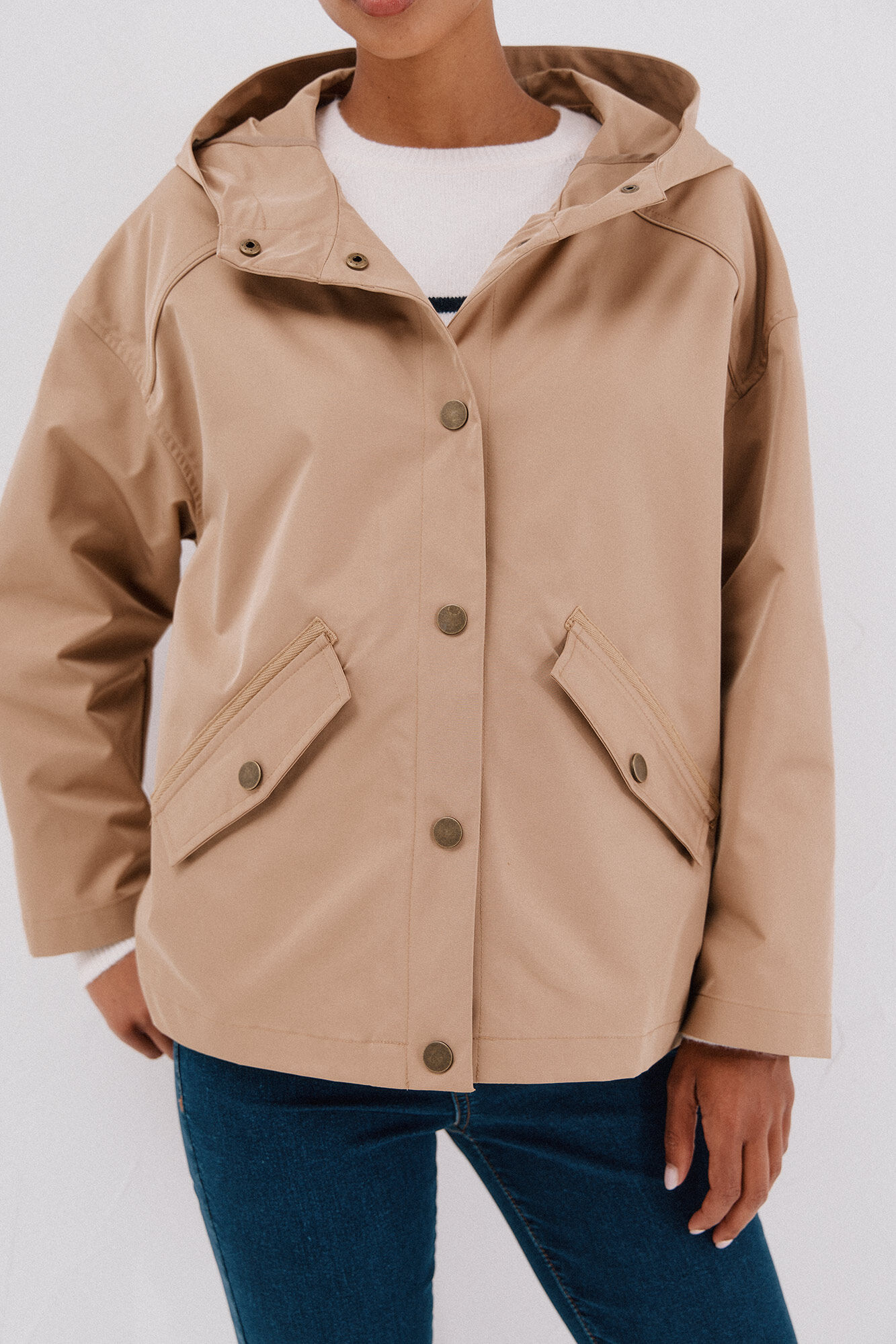 Short jacket with snap buttons