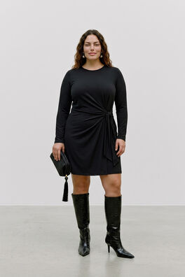 Vestido corto drapeado lateral
