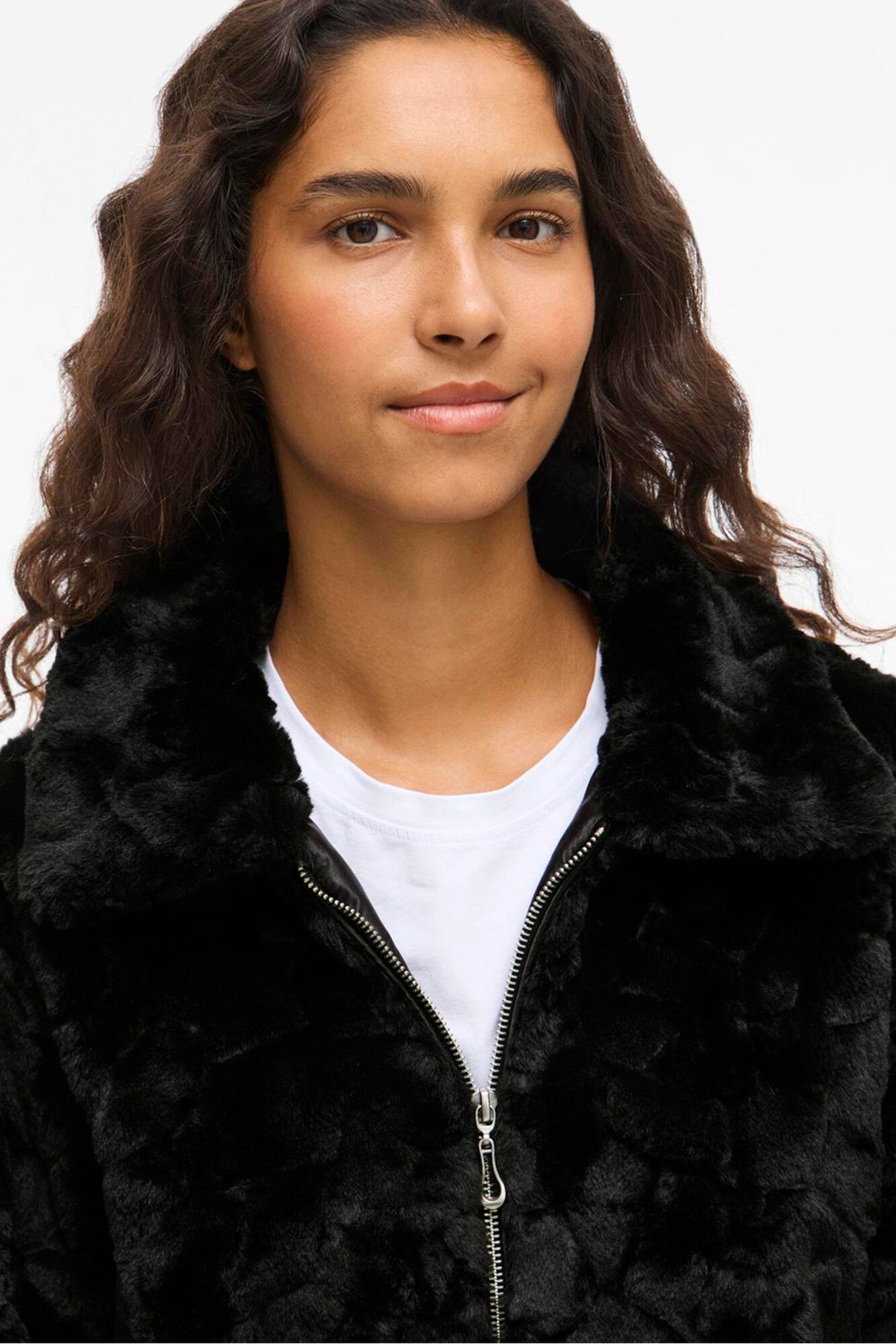 Vila Abrigo efecto pelo con cremallera