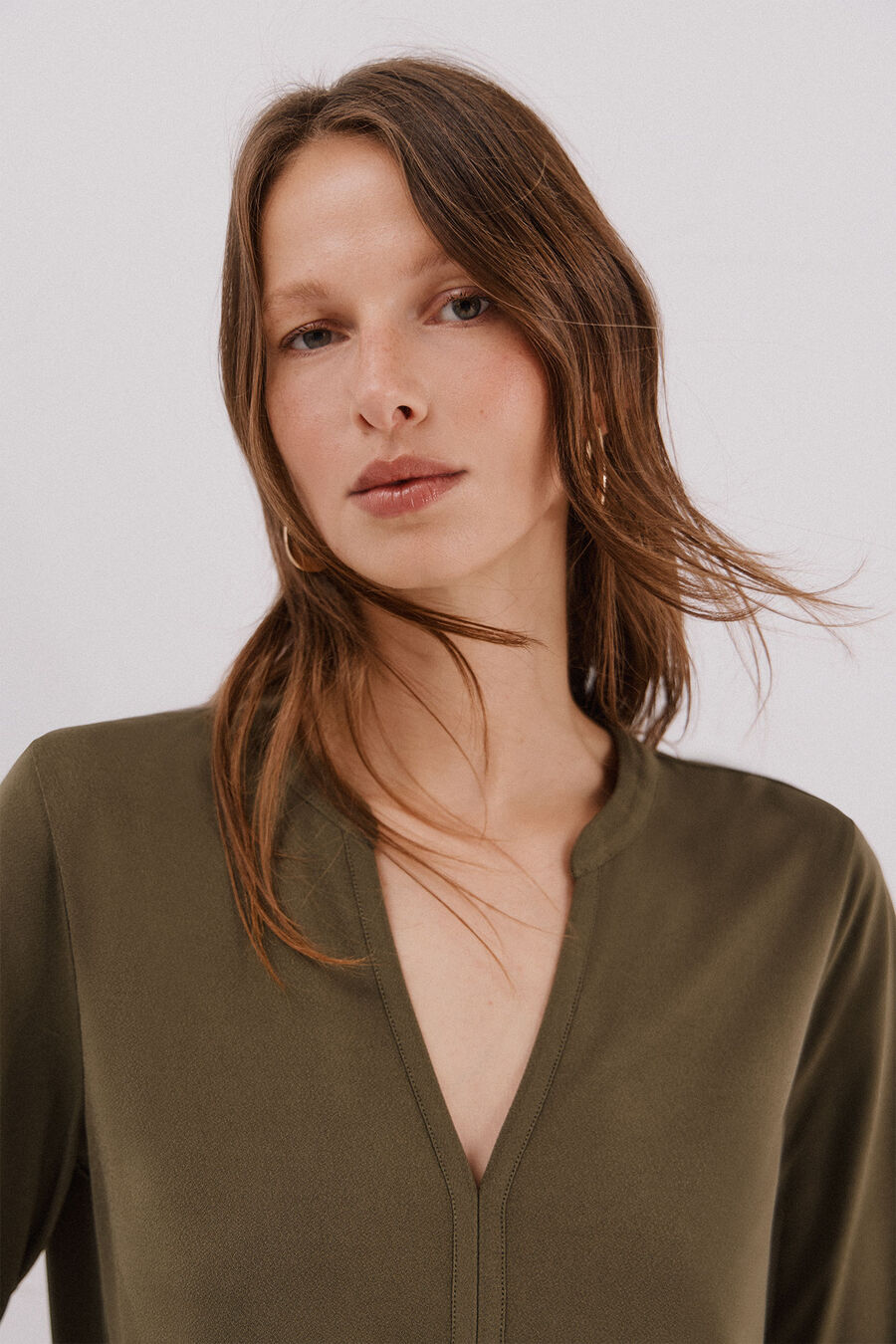 Top básico cuello mao