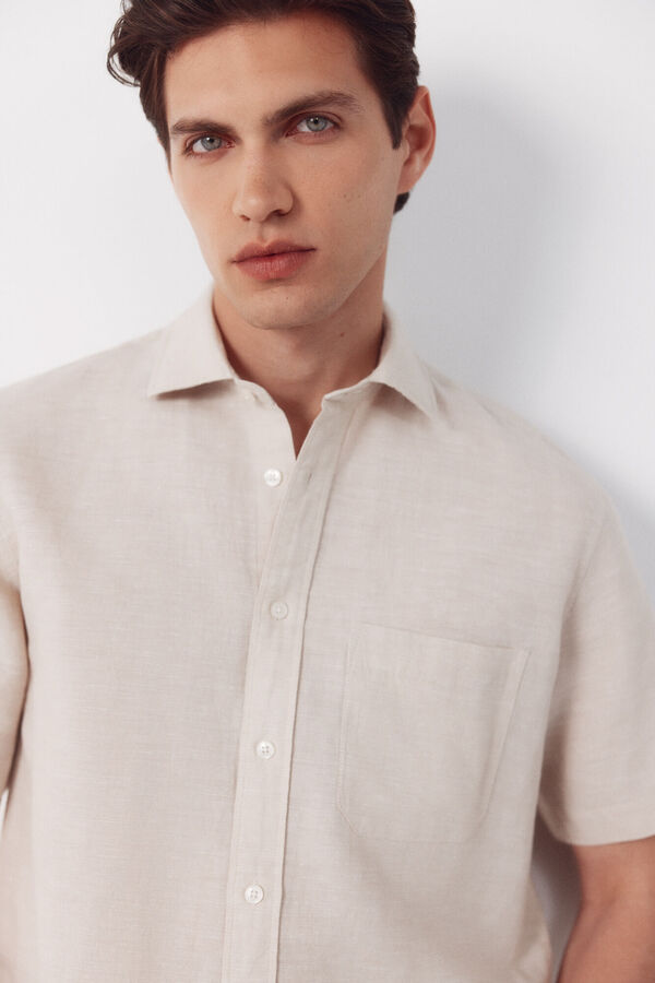 Cortefiel Camisa algod&oacute;n lino lisa manga corta Beige