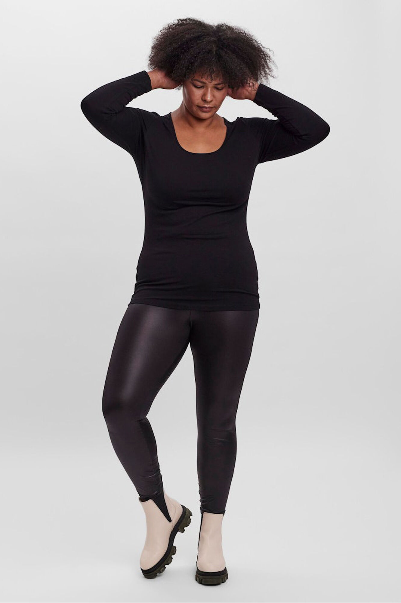 Vero Moda Curve T-shirt b&aacute;sica tamanho grande