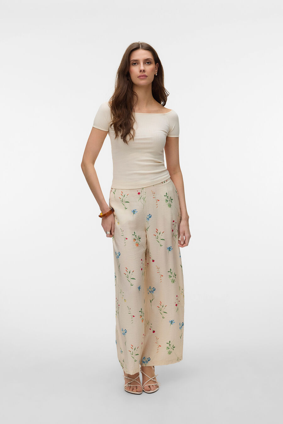 Top de manga corta escote barco