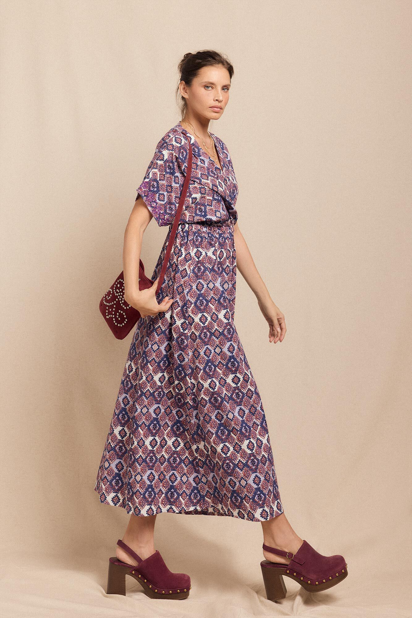 Slowlove Studs phone pouch