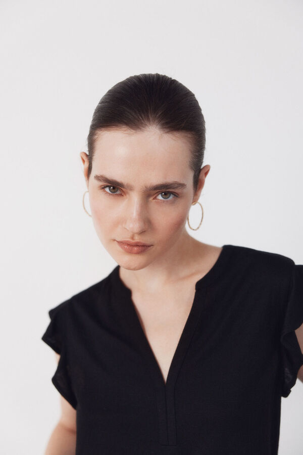 Cortefiel Flounced sleeve t-shirt Black