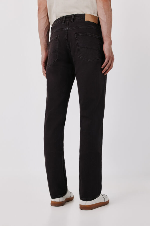 Cortefiel Pantal&oacute;n vaquero 5 bolsillos color regular fit Marr&oacute;n oscuro