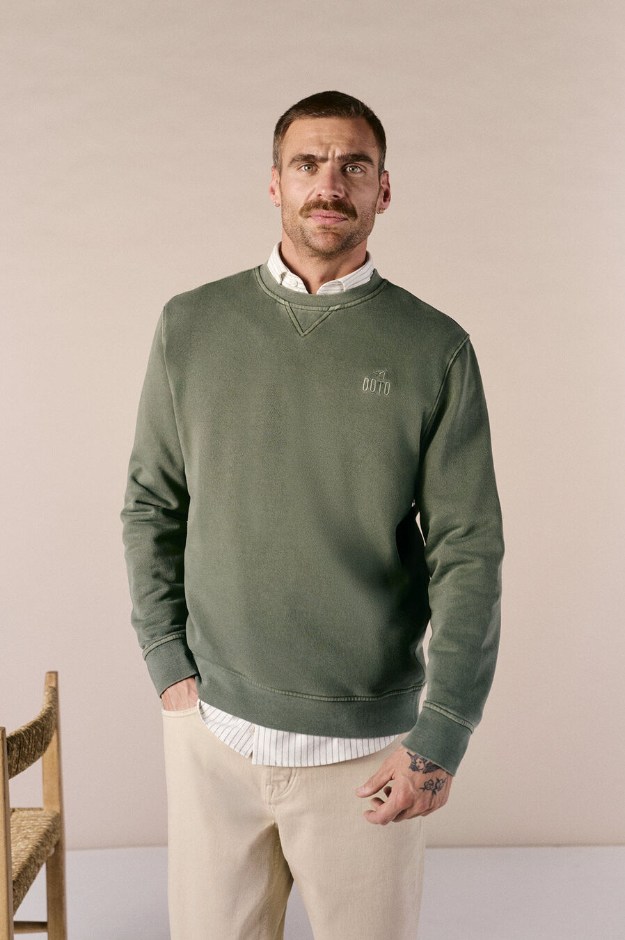 Sudadera básica lavada cuello redondo