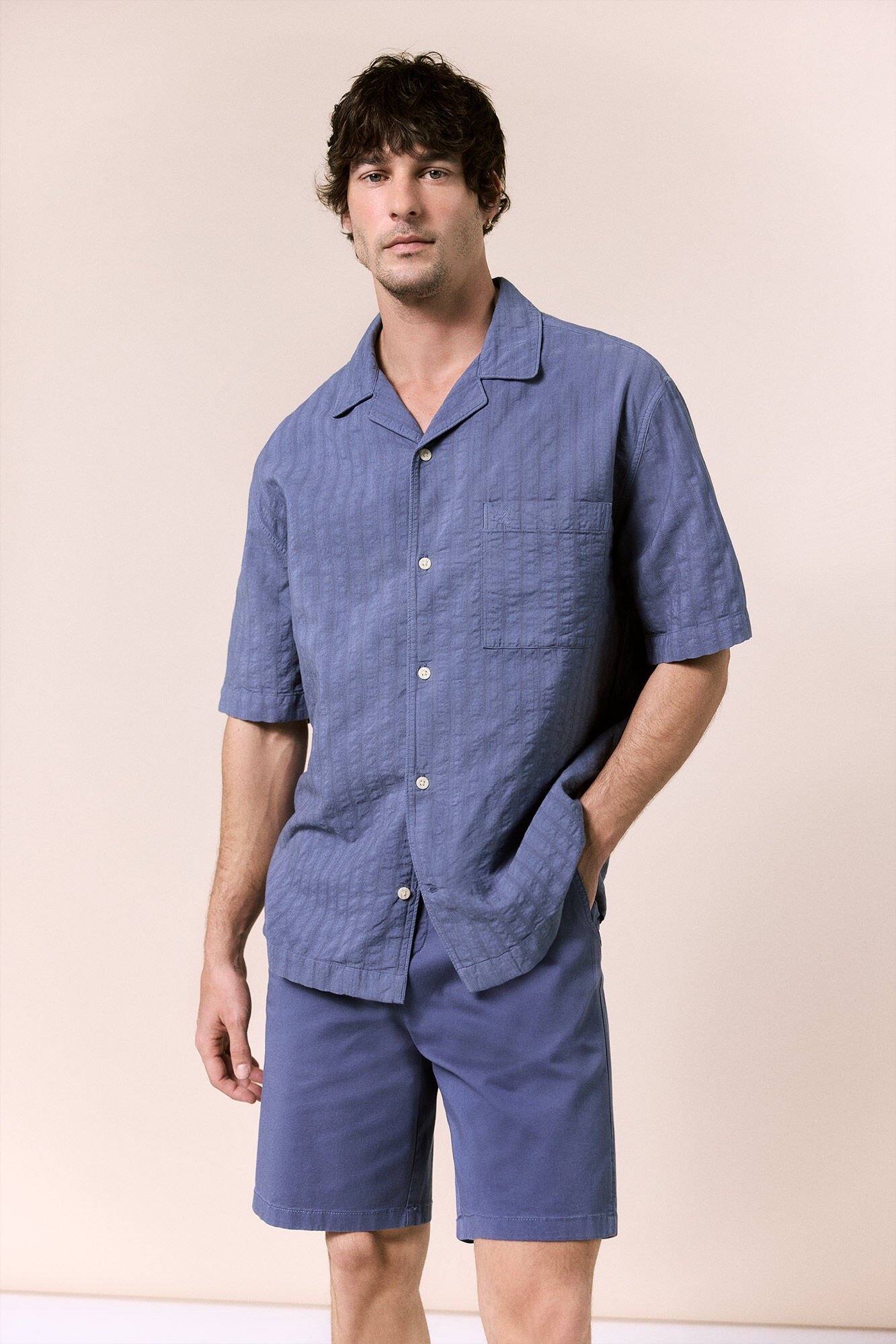 OOTO Camisa estructura lisa manga corta