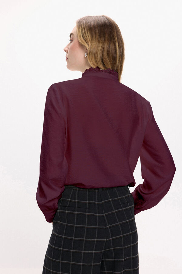 Vila Blusa de manga comprida com bordado ingl&ecirc;s Granada