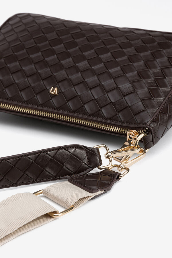 Vilanova Bolso bandolera con trama grabada Brown