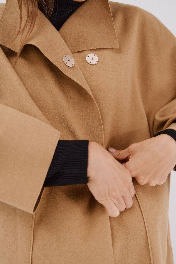 Cortefiel Sobretudo com tecido leve Tostado