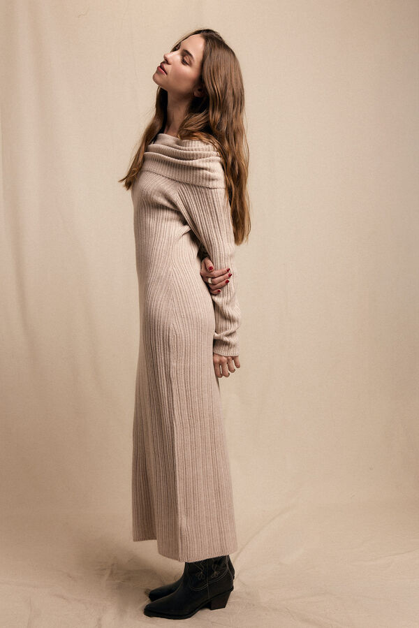 Slowlove Vestido de malha com gola larga Tostado