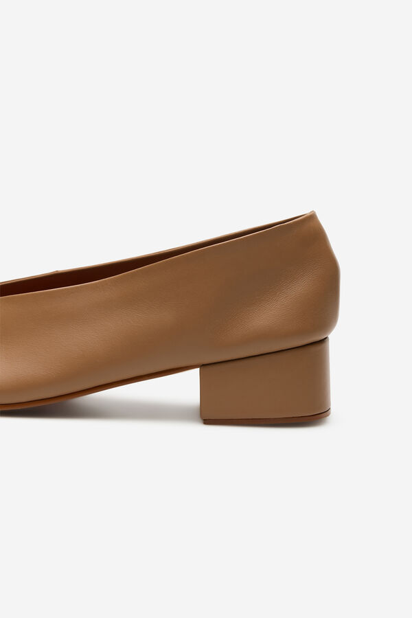Cortefiel Bailarina tac&oacute;n piel Marr&oacute;n