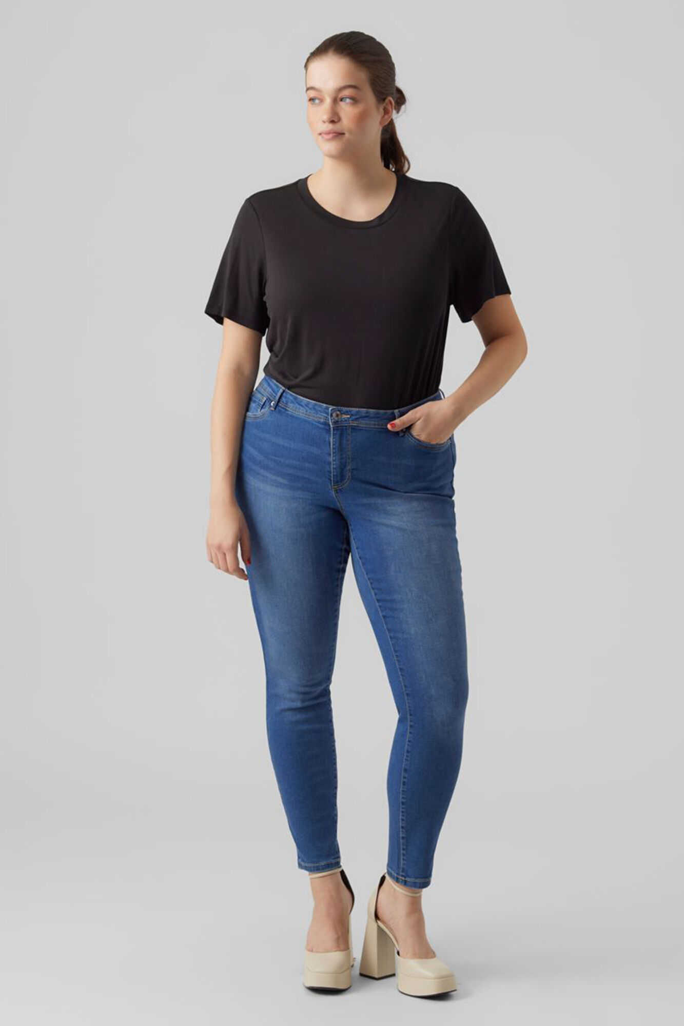 Vero Moda Curve Jeans Slim tamanho grande 
