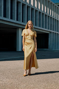 Vila Vestido de festa acetinado com renda