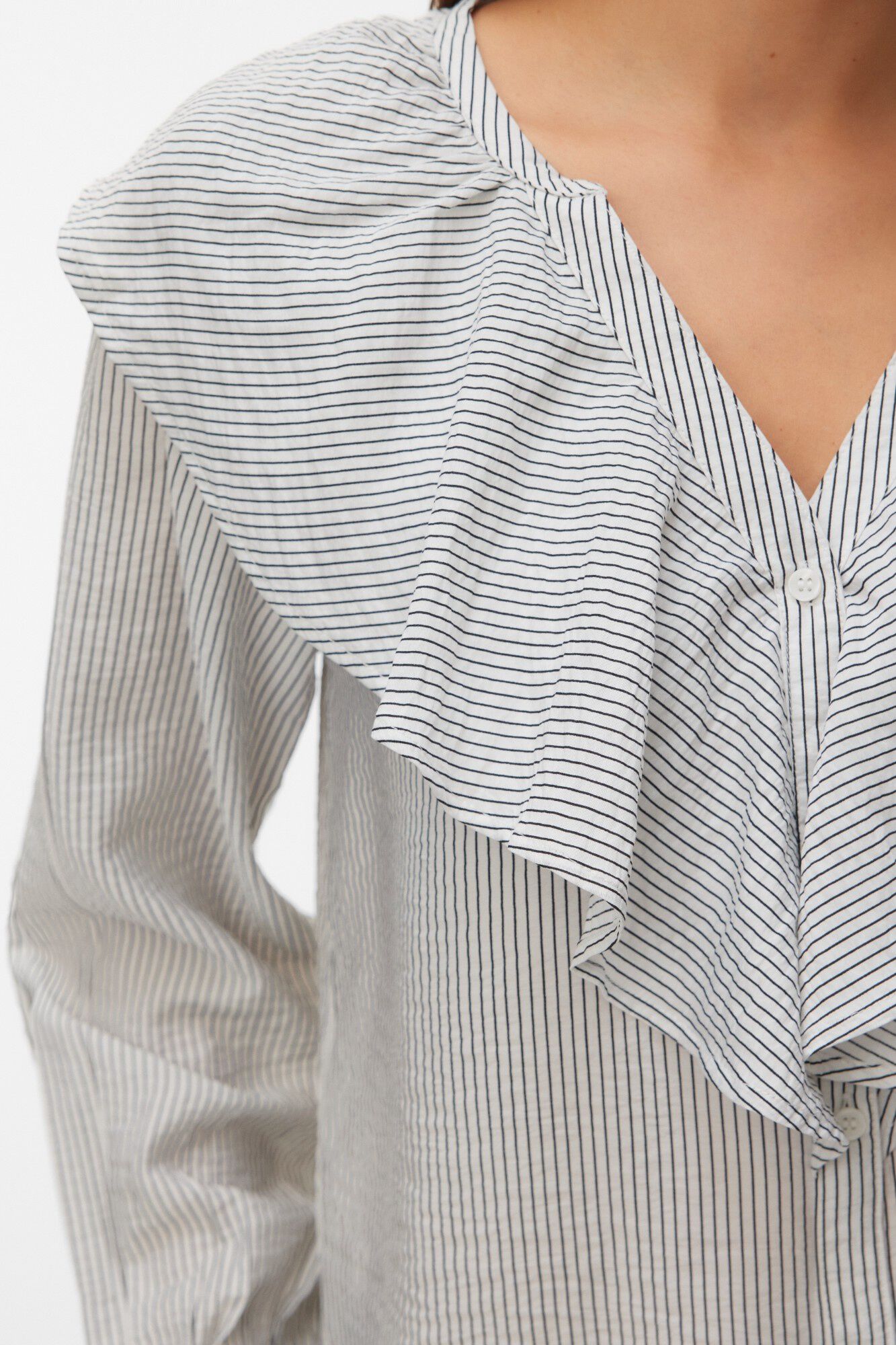 Vero Moda Blusa manga larga de mujer con volantes