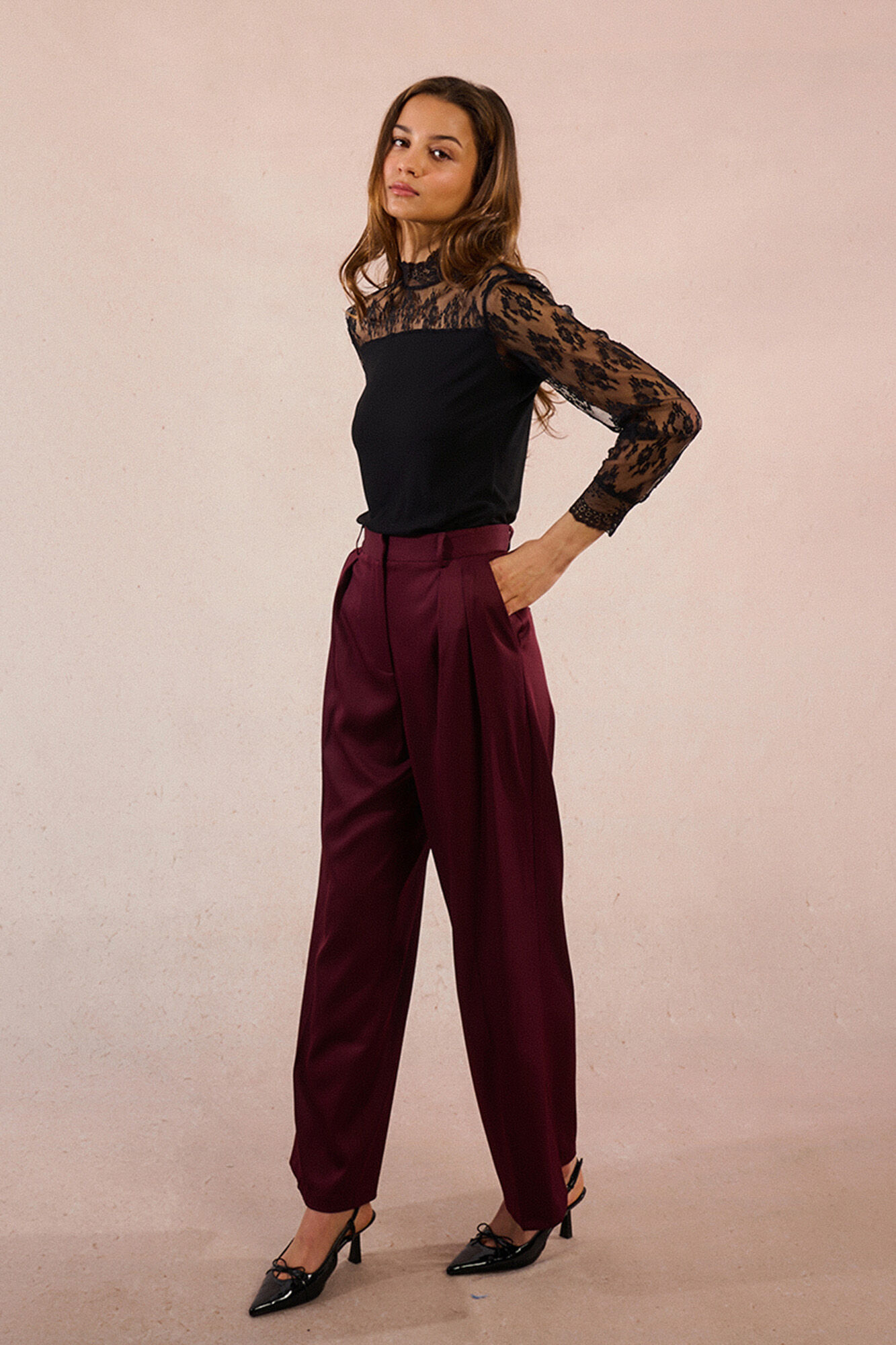 Molly Bracken Top de manga comprida com detalhes de renda