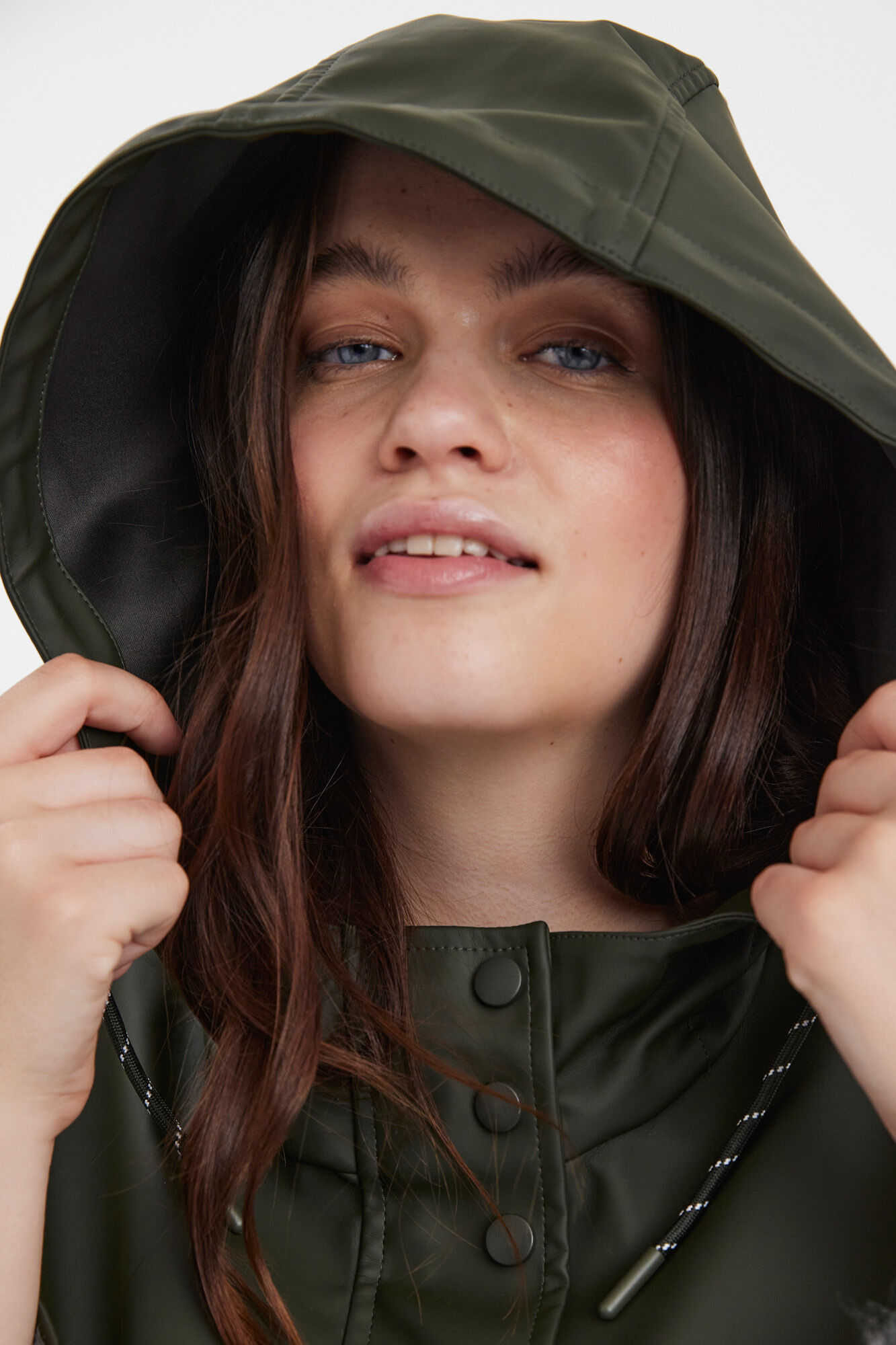 Vero Moda Curve Chubasquero con capucha Curve