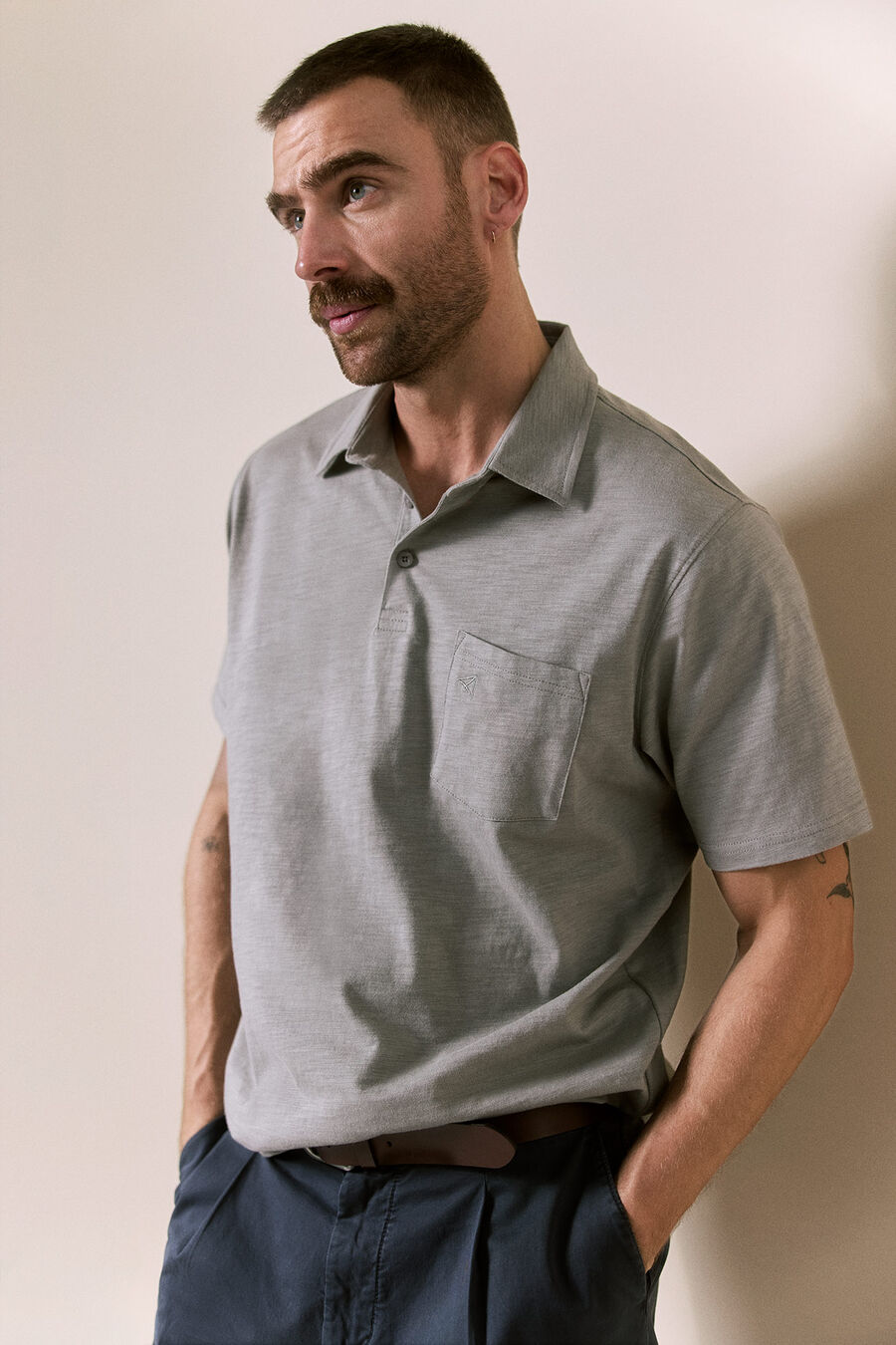 Polo lavado bordado avión