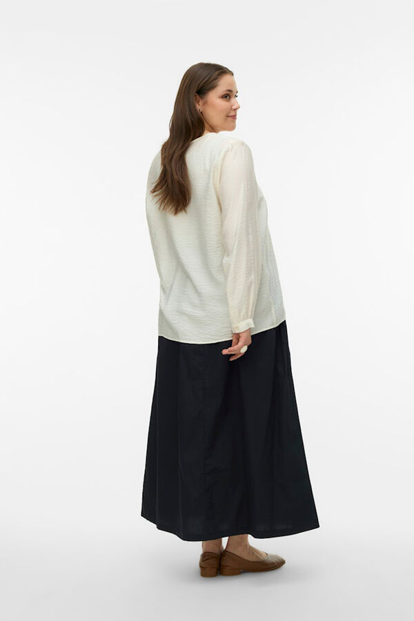 Vero Moda Curve Camisa de cuello pico talla grande Blanco