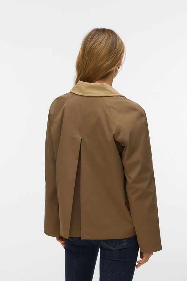 Vero Moda Chaqueta cuello de contraste Marr&oacute;n