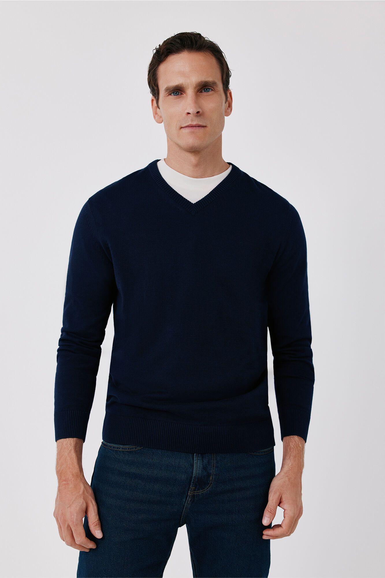 Cortefiel Camisola de malha fina em algod&atilde;o com decote em bico
