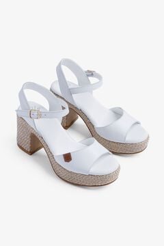 Popa Sand&aacute;lia cunha salto senhora Daira Pele