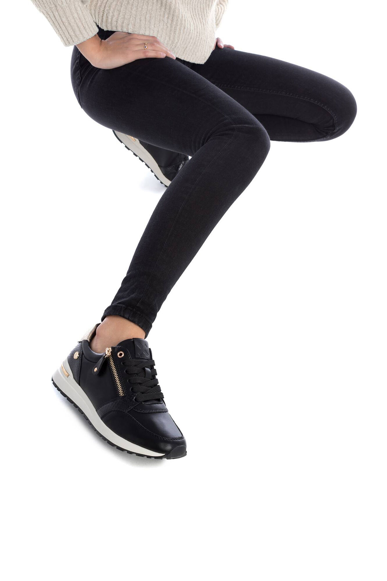 XTI Zapatilla de mujer antideslizante