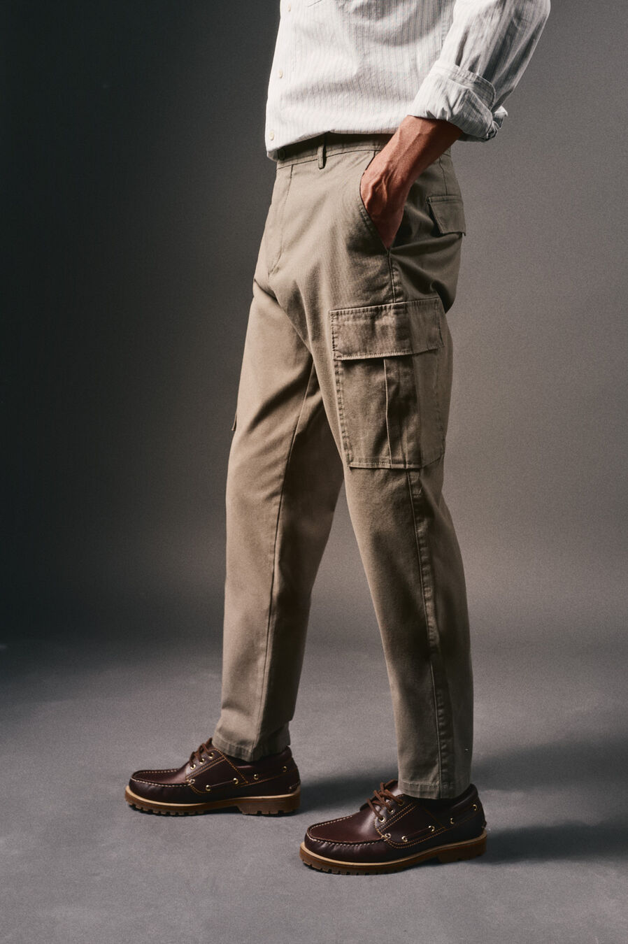 Pantalón cargo slim fit