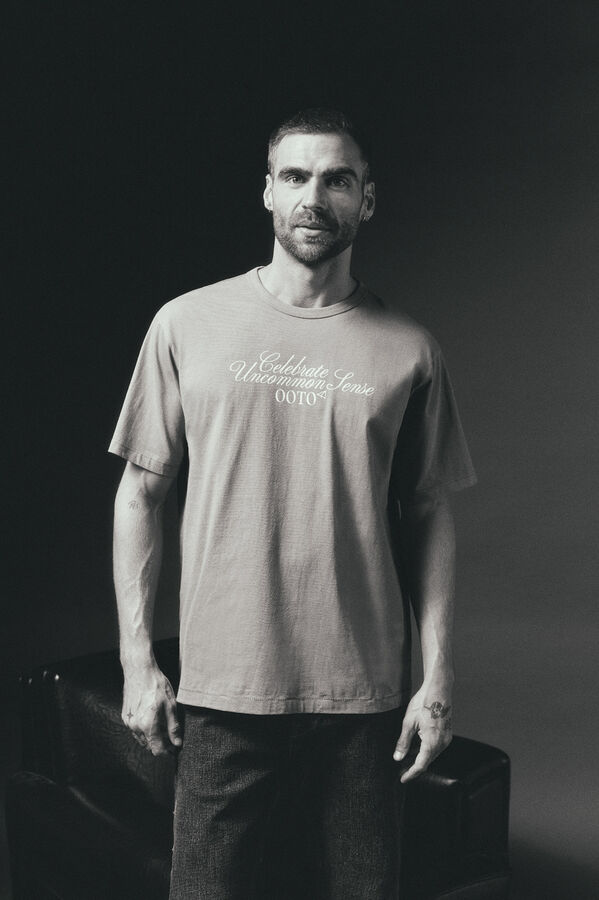 OOTO Washed graphic tee Kaki