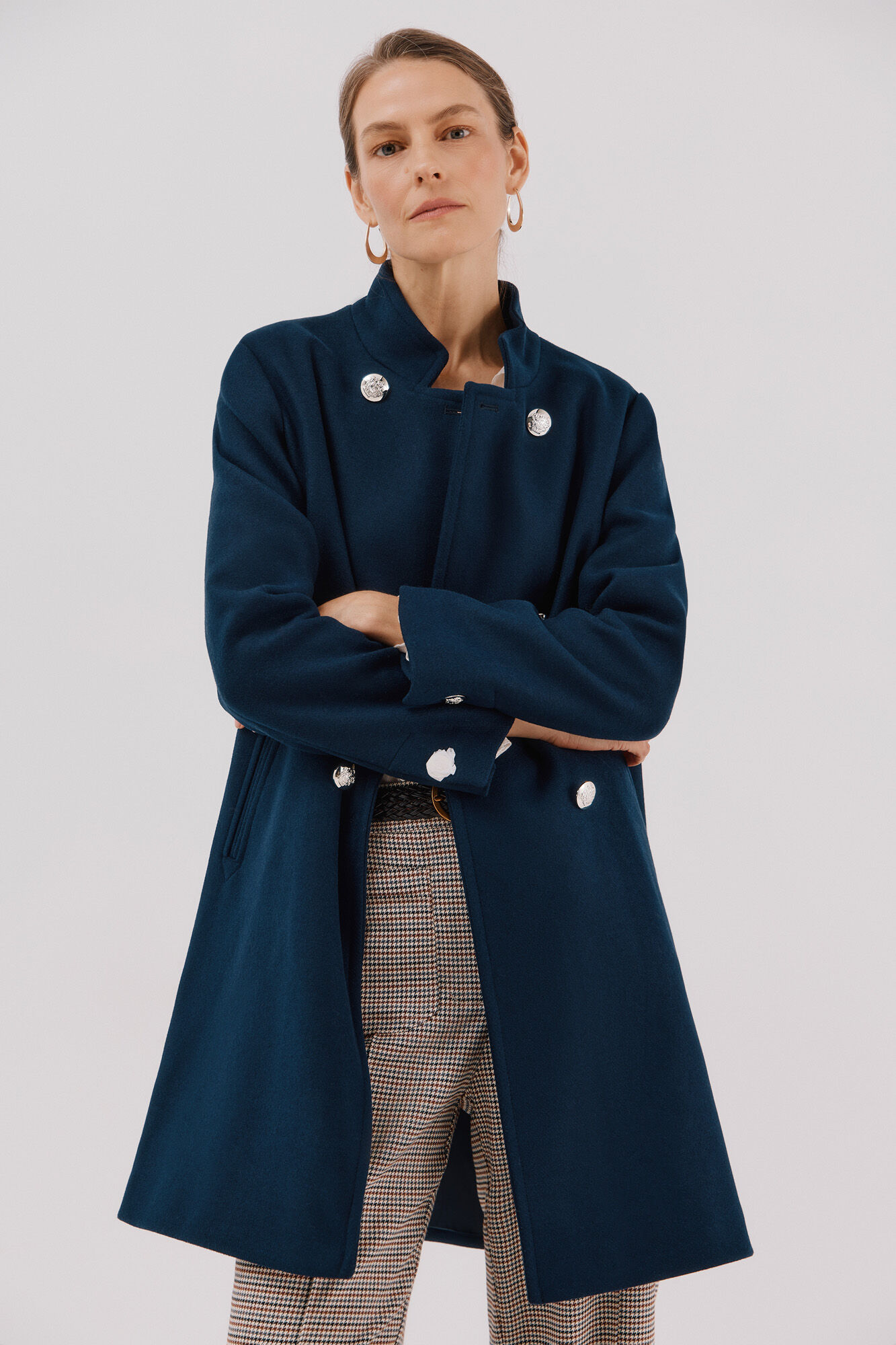 Cortefiel Sobretudo com bot&otilde;es dourados