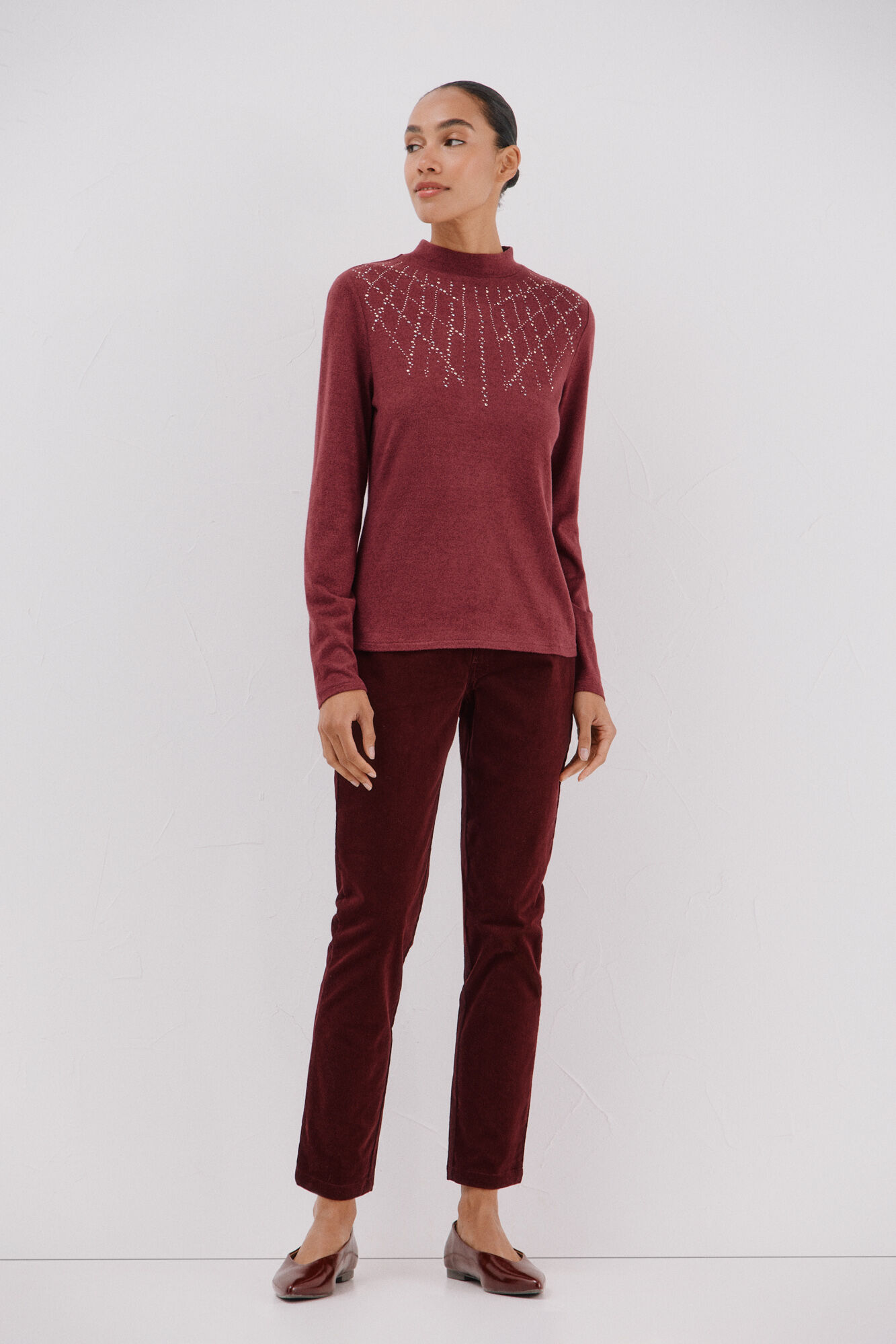 Cortefiel Camiseta con detalle strass